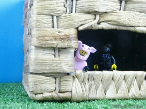 Sesame Street has created a hilarious House of Cards-style take on the Three Little Pigs story called House of Bricks.