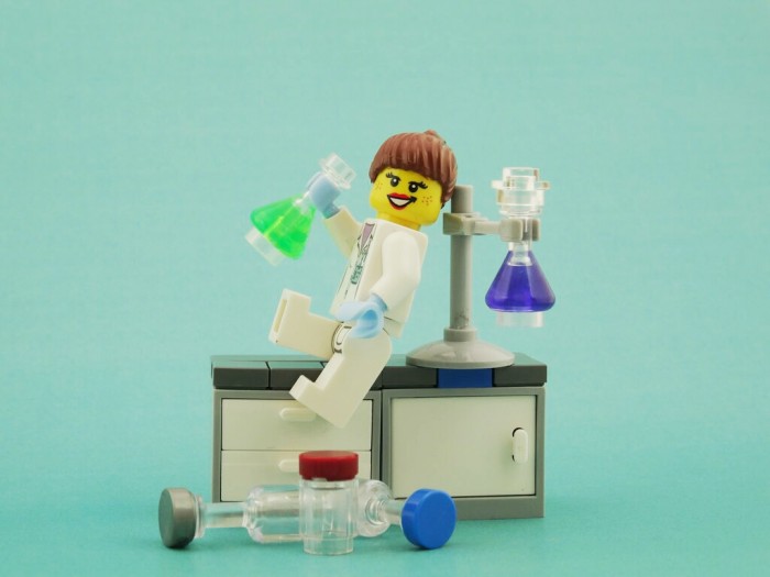 Female scientists hit back at comments made by Tim Hunt that they're "trouble" in labs by posting #distractinglysexy photos of themselves doing work.