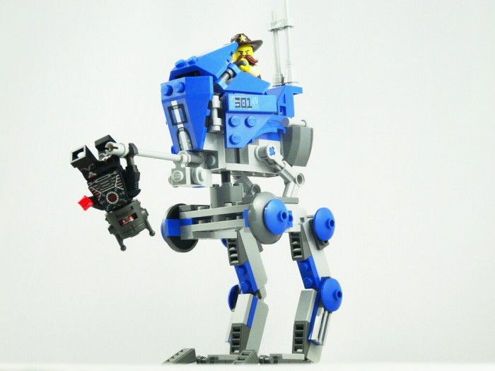 US-based robotics company Megabots Inc has challenged Japanese company Suidobashi Heavy Industry to a GIANT ROBOT DUEL!